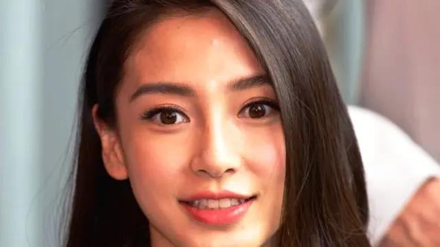 Yeung Wing atau Angelababy mengajukan gugatan kepada sebuah klinik kecantikan di Beijing