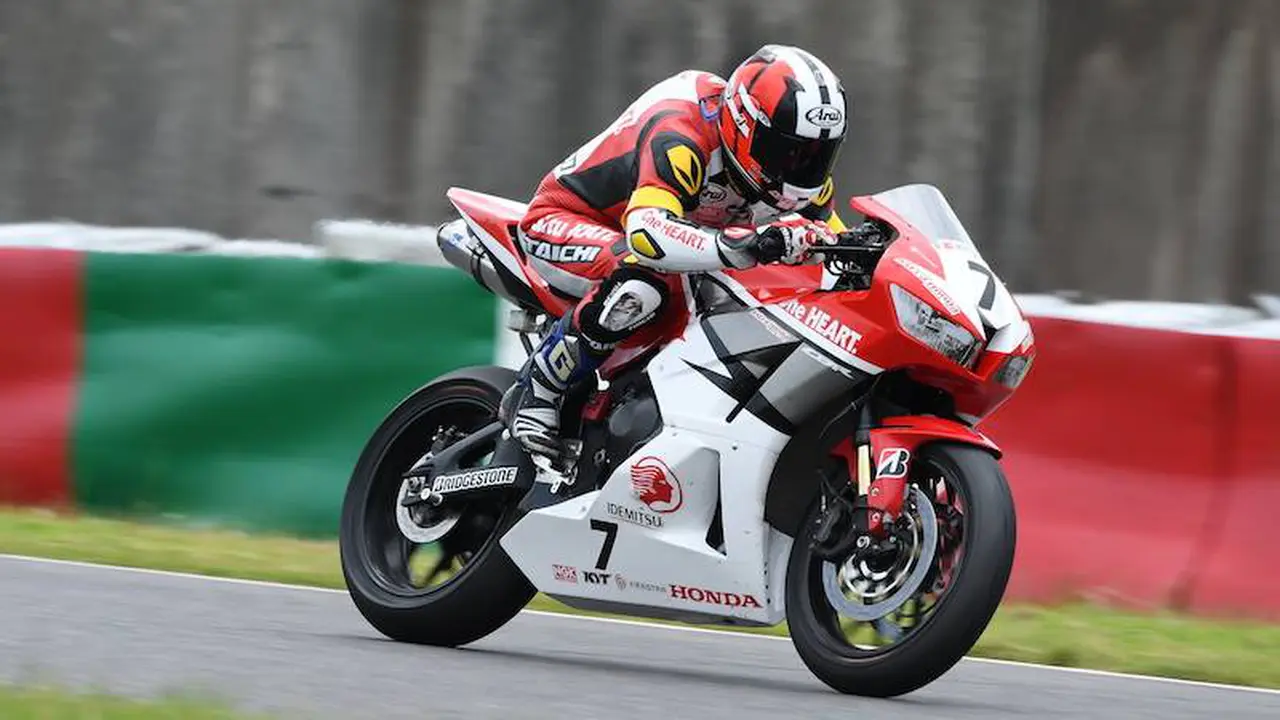 Pembalap Astra Honda Racing Team, Rheza Danica Ahrens (facebook)