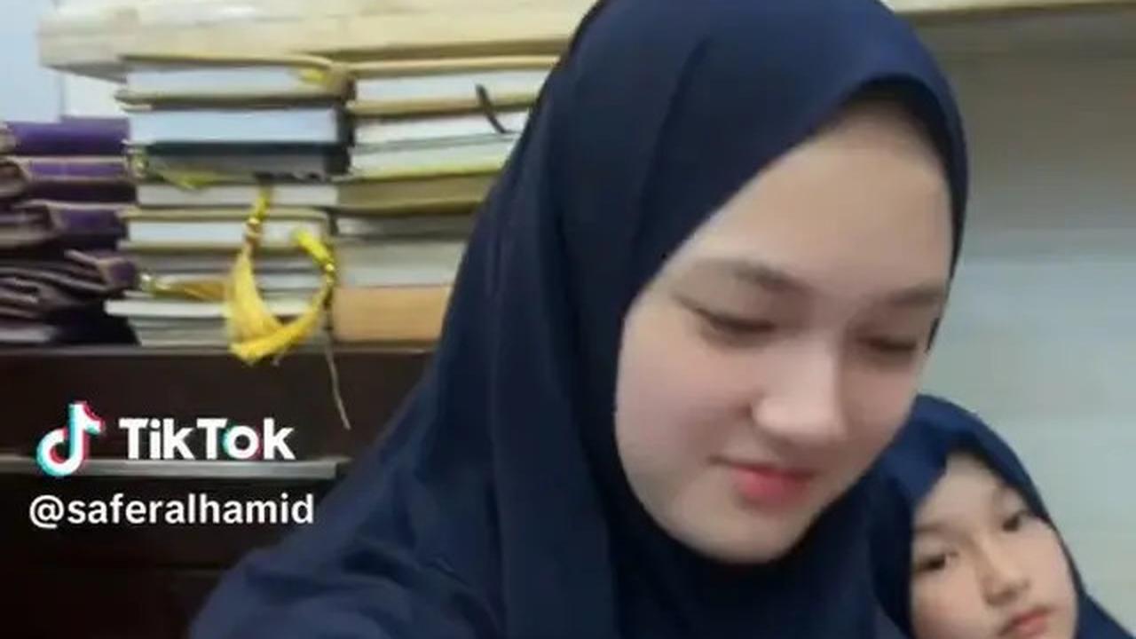 6 Potret Shakeela Eleanor Anak Ussy Sulistiawaty Berhijab, Jarang Tersorot