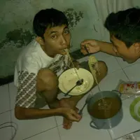 Gak sampai semenit video ini dibuat, tapi variasi menunya bikin anak kos lebih sehat. Check it out.