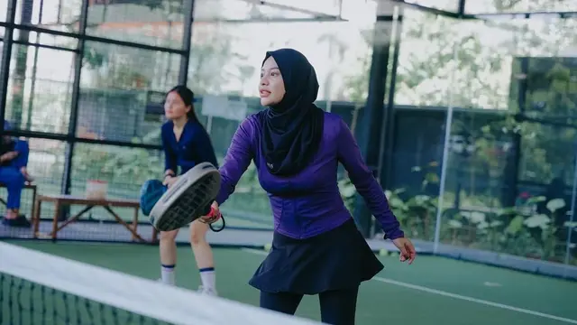 Aurel Hermansyah bermain padel (Instagram/@aurelie.hermansyah)