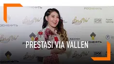 Penyanyi dangdut Via Vallen meraih penghargaan internasional Bravo Awards 2019 yang diserahkan di Moskow Rusia.