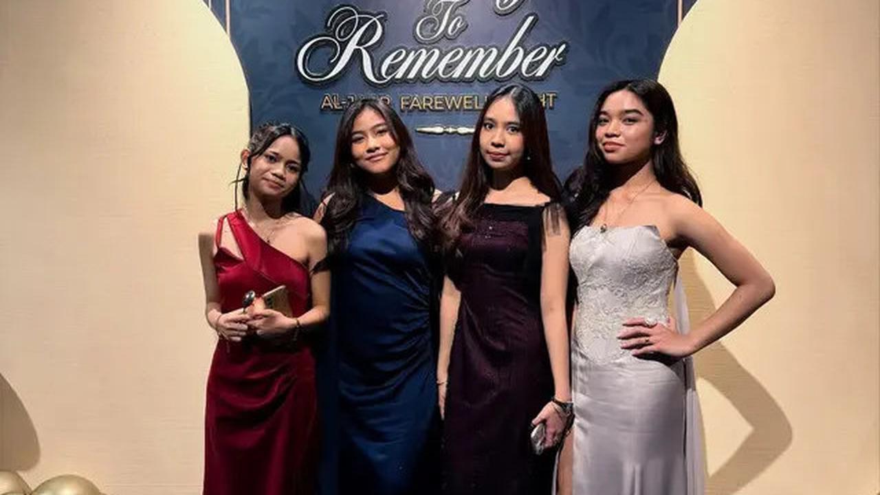 Model Dress Cantik Anak Meisya Siregar di Malam Perpisahan Sekolah, Anggun dengan Busana Biru