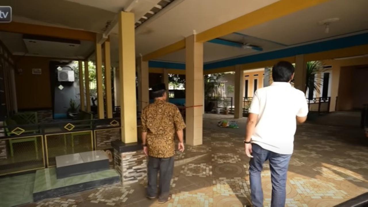 7 Potret Rumah Haji Bolot di Parung, Luas Banget Bak Aula & Ternyata Dulunya Hutan