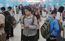 FOTO: Para Pencari Kerja Serbu Job Fair Thamrin City di Tengah Gelombang PHK