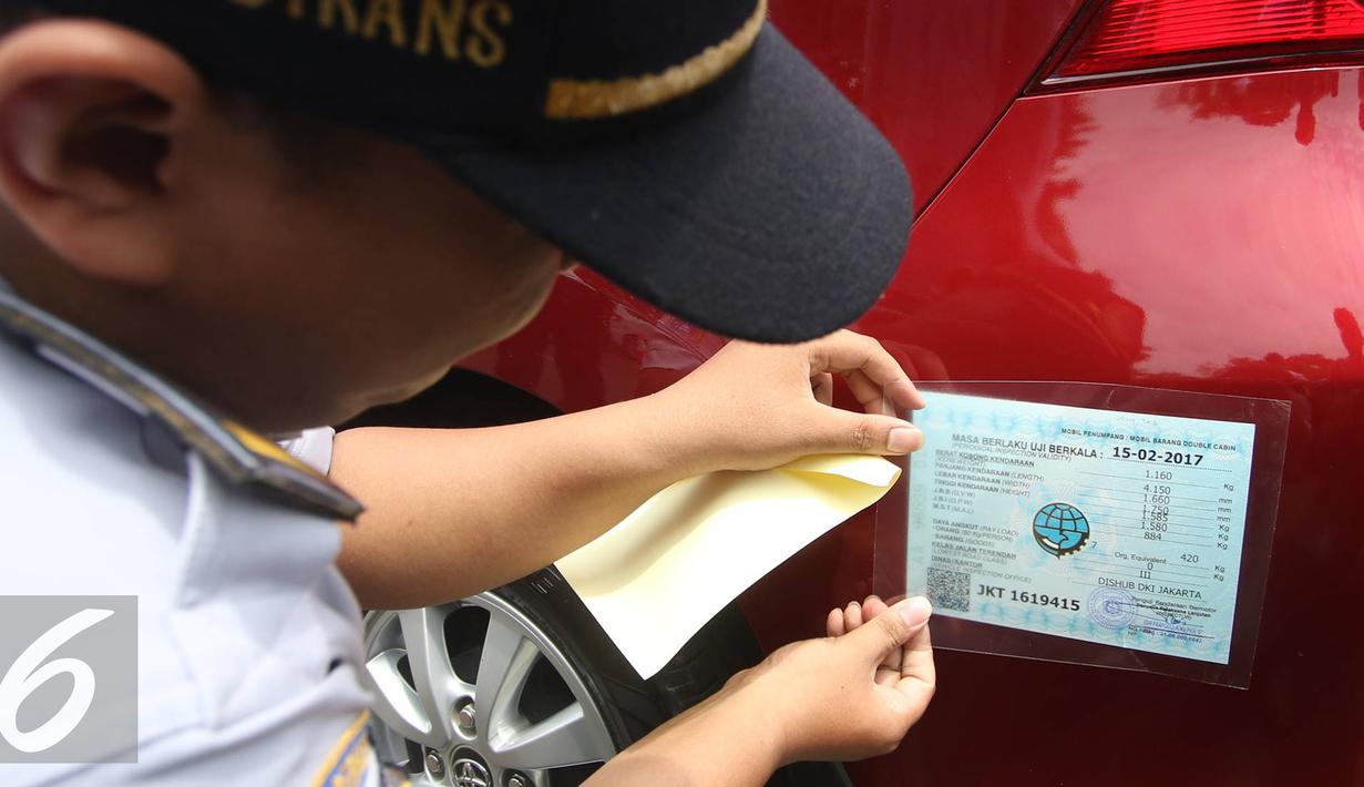 Ratusan Taksi Online Uji Kir Di Monas Page 1 Foto Liputan6 Com