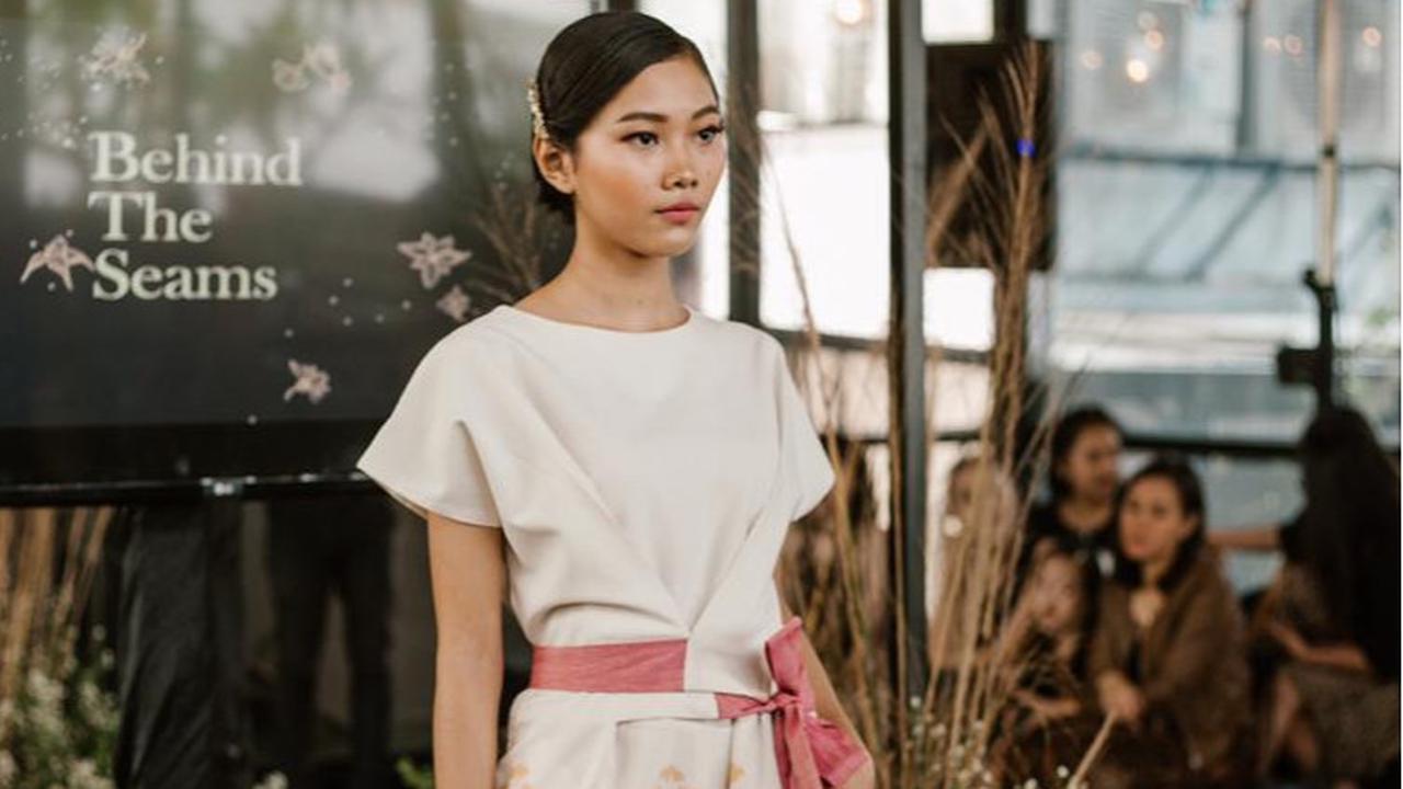 4 Cara Memilih Batik Sesuai Warna Kulit, Tampil Lebih Menawan dengan Style yang Tepat