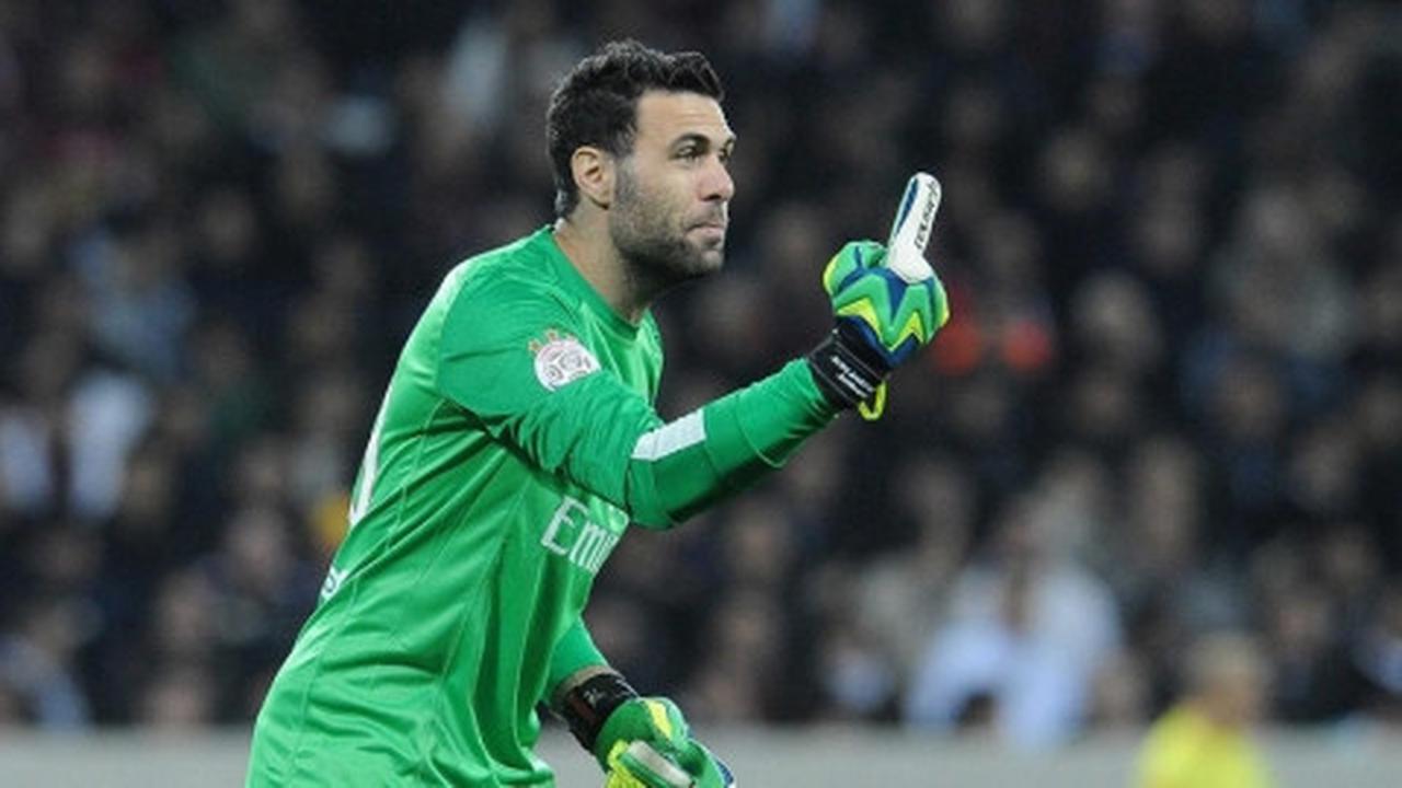 Diisukan Ke Roma, Sirigu Tertawa