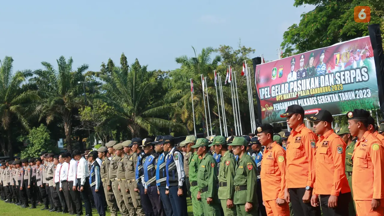 Ribuan Personil diterjunkan untuk mengamankan pelaksanaan Pilkades Serentak  2023 di Banyuwangi (Hermawan Arifianto/Liputan6.com)