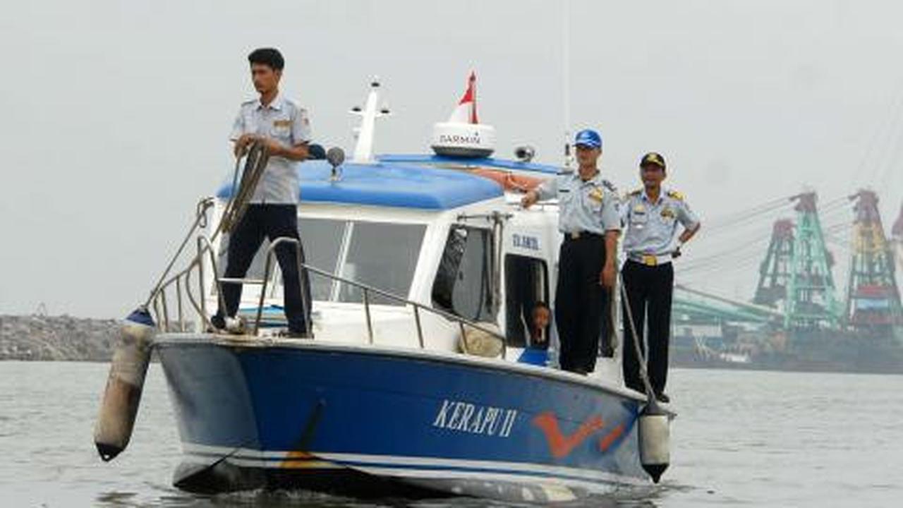 Satu jam, Jokowi jajal taksi air Marunda-Muara Baru