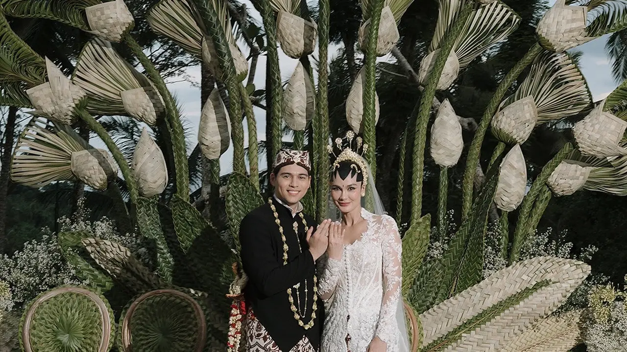 Sah Menikah! Luna Maya dan Maxime Bouttier Tampil Serasi dalam Balutan Busana Pengantin Adat Yogyakarta