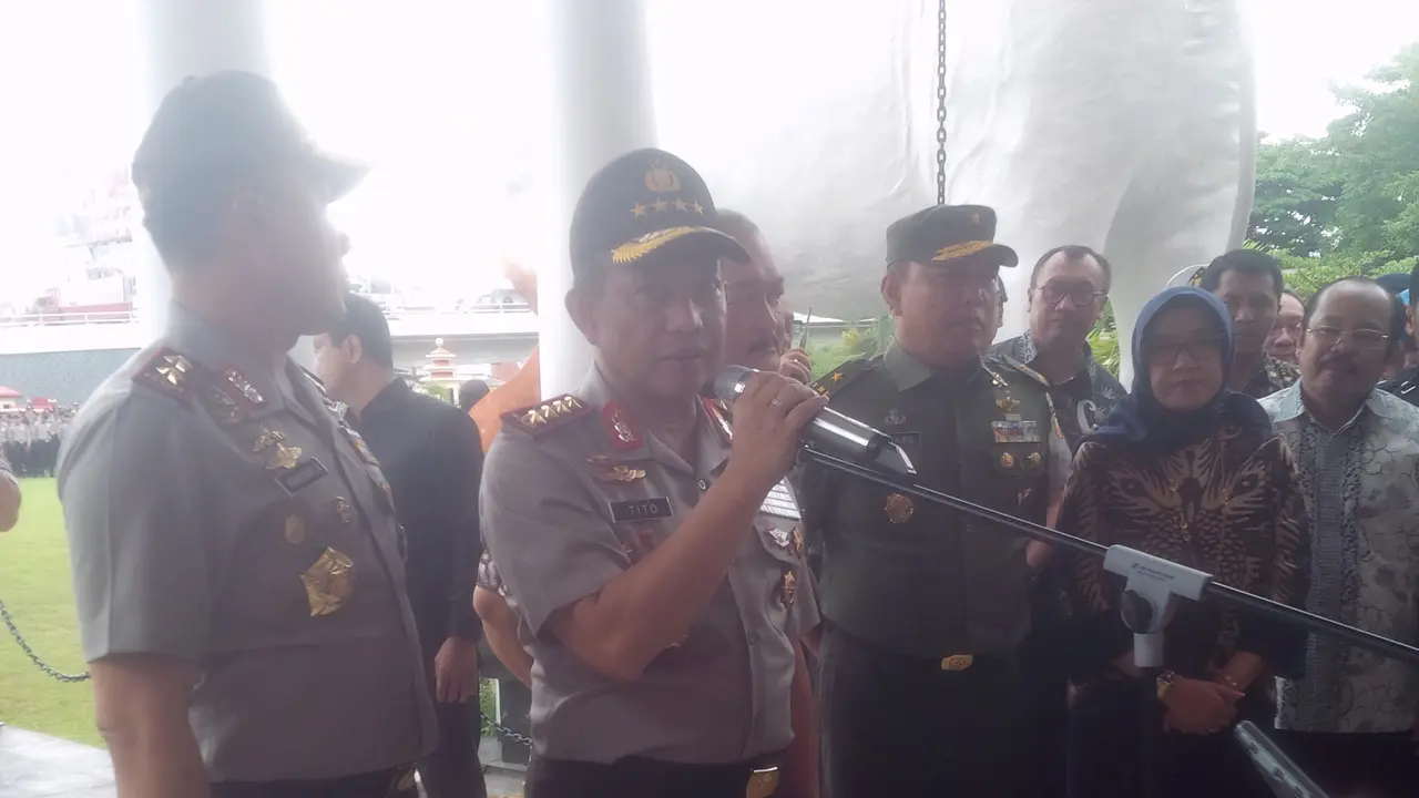 Kapolri Jenderal Tito Karnavian saat melakukan sesi wawancara dengan awak media di Mapolda Sumsel (Liputan6.com/Nefri Inge)