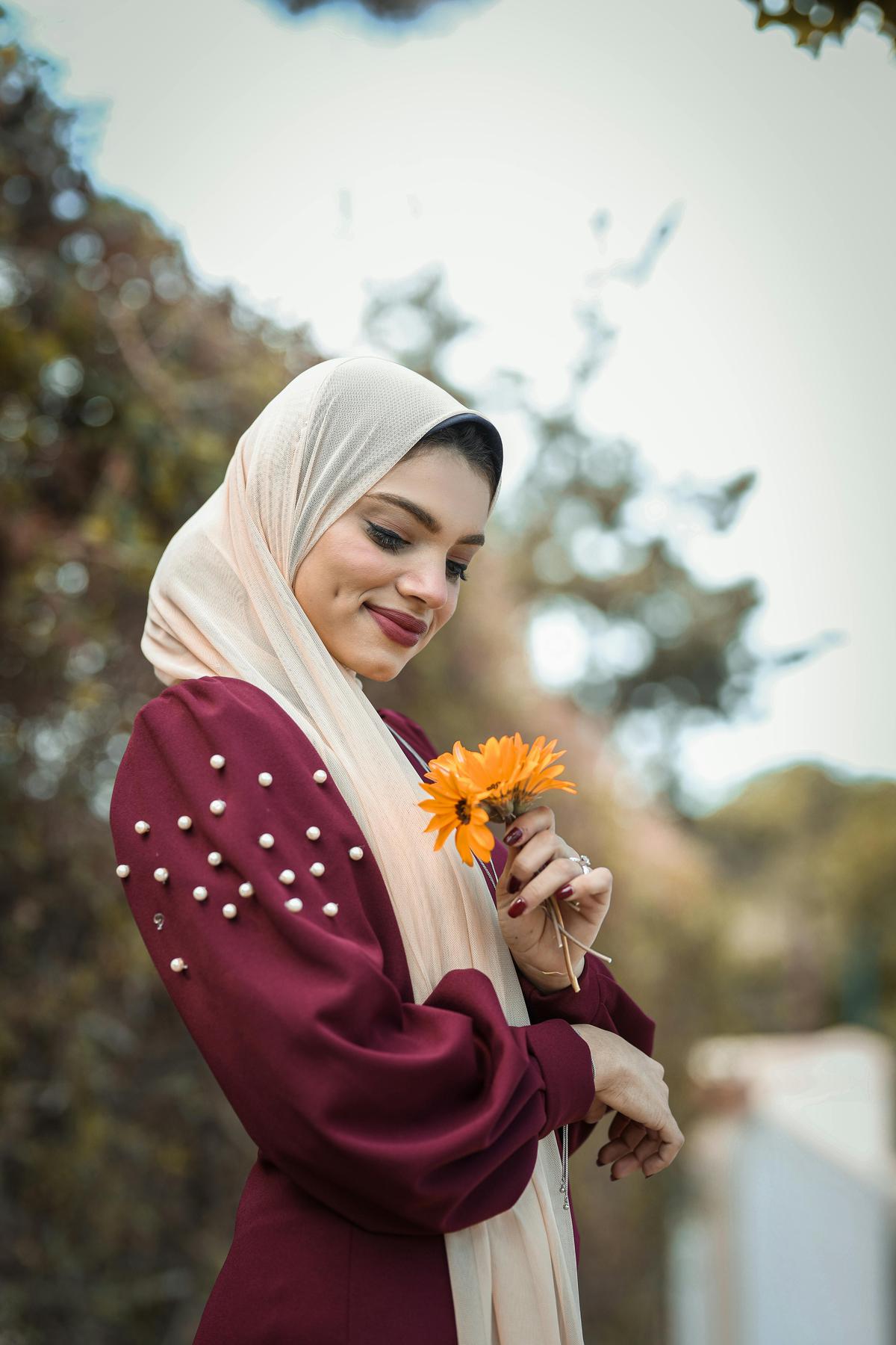 7 Tren Warna Baju Lebaran 2025, dari Natural hingga Bold yang Simpel dan Stylish