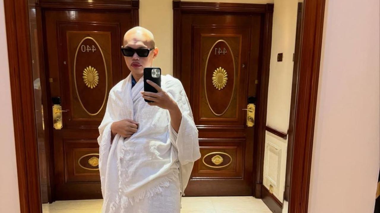 Penampilan Baru Wanda Hara Saat Umroh, Netizen Terharu dengan Doa Tulusnya