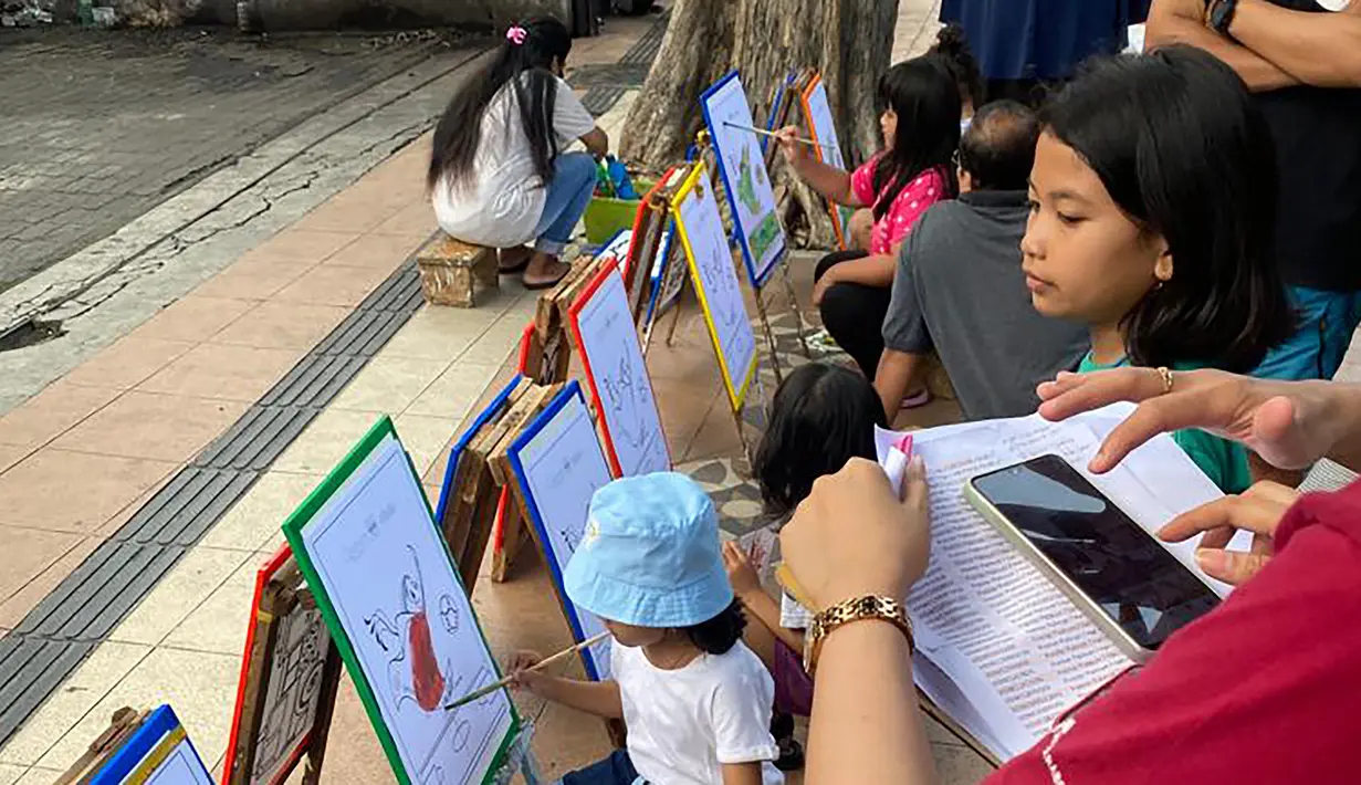 Kali ini acara juga diisi dengan lomba mewarnai La'eeb, maskot Piala Dunia 2022 Qatar yang dikhususkan untuk anak-anak. (Procomm Surya Citra Media)