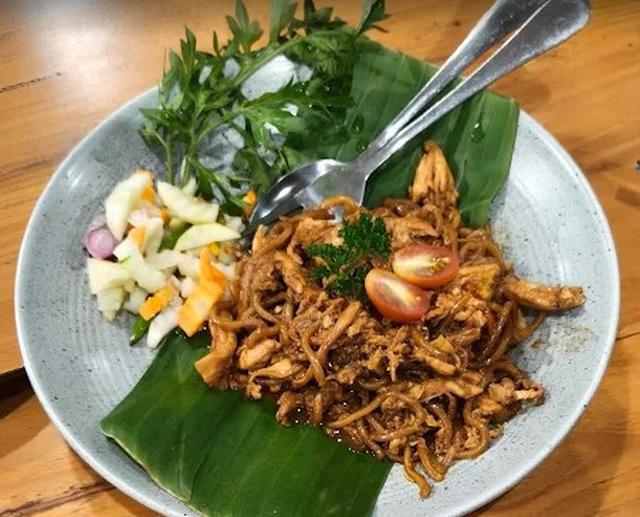 4. Raminten's Kitchen Hadirkan Suasana Kuliner Jawa yang Buka 24 Jam