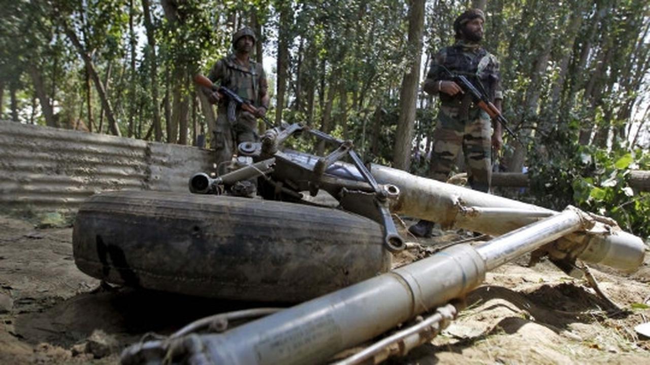 Gagal manuver, jet MiG-21 militer India jatuh