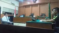Kabid Dokkes RS Bhayangkara Palembang Mansuri menjadi saksi di persidangan kasus mutilasi di Kabupaten Musi Banyuasin Sumsel (Liputan6.com / Nefri Inge)