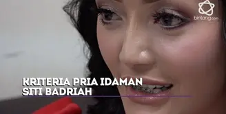 Siti Badriah sering dijodoh-jodohkan oleh teman-temannya. Seperti apa ceritanya?