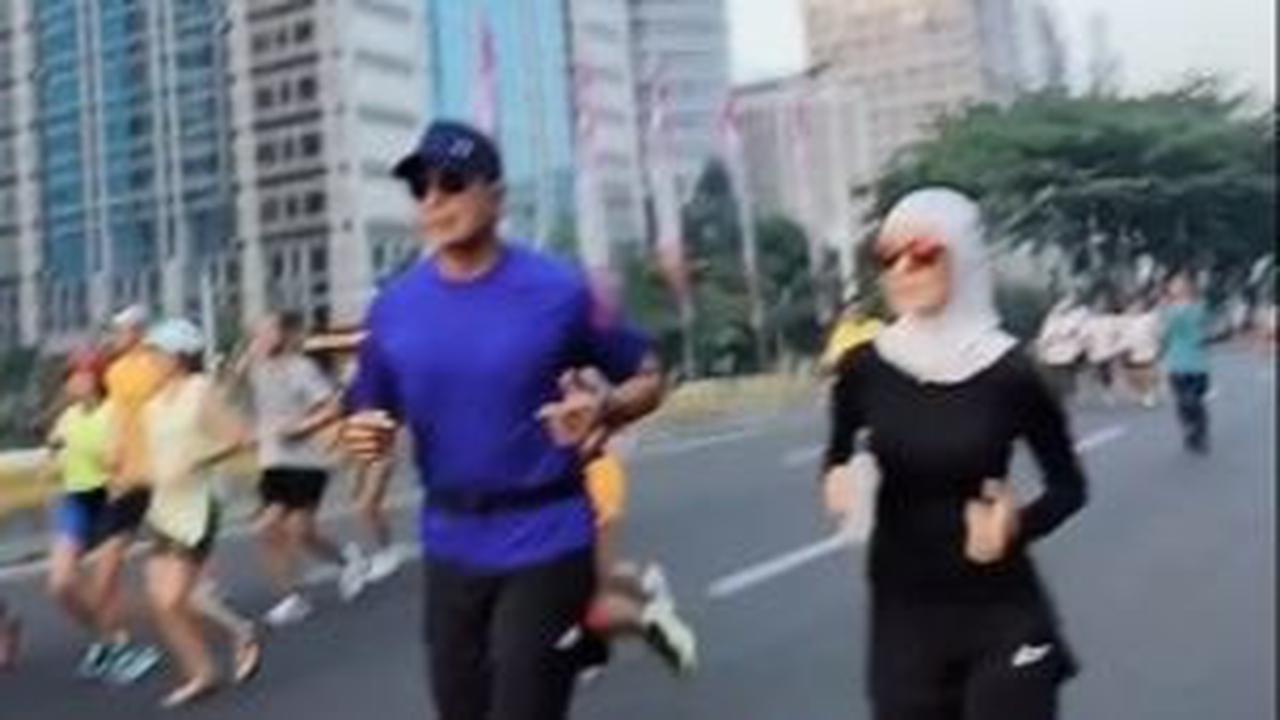 Dalam unggahannya, Rudy 'Gajah' tampak membagikan video merekam momen ketika ia sedang lari pagi bersama istri.