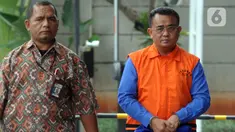 Tersangka kasus dugaan suap proyek pekerjaan di Pemkab Bengkayang, Suryadman Gidot bersiap menjalani pemeriksaan di KPK, Jakarta, Jumat (29/11/2019). Bupati nonaktif Bengkayang itu diperiksa dalam kasus dugaan suap proyek pekerjaan di Pemkab Bengkayang, Kalimantan Barat. (merdeka.com/Dwi Narwoko)