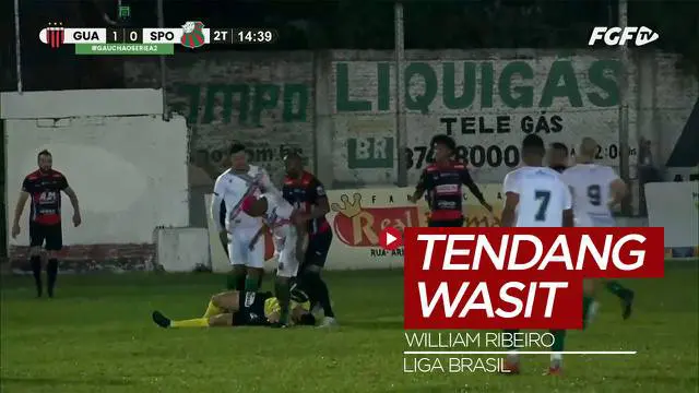 VIDEO: Pemain Brasil Ini Ditangkap Polisi usai Menendang Wasit di Lapangan