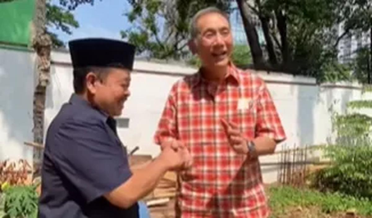 Lantaran bertepatan dengan hari ulang tahunnya, Jusuf Hamka lantas mendapatkan doa dari sejumlah pihak di lokasi kala itu.