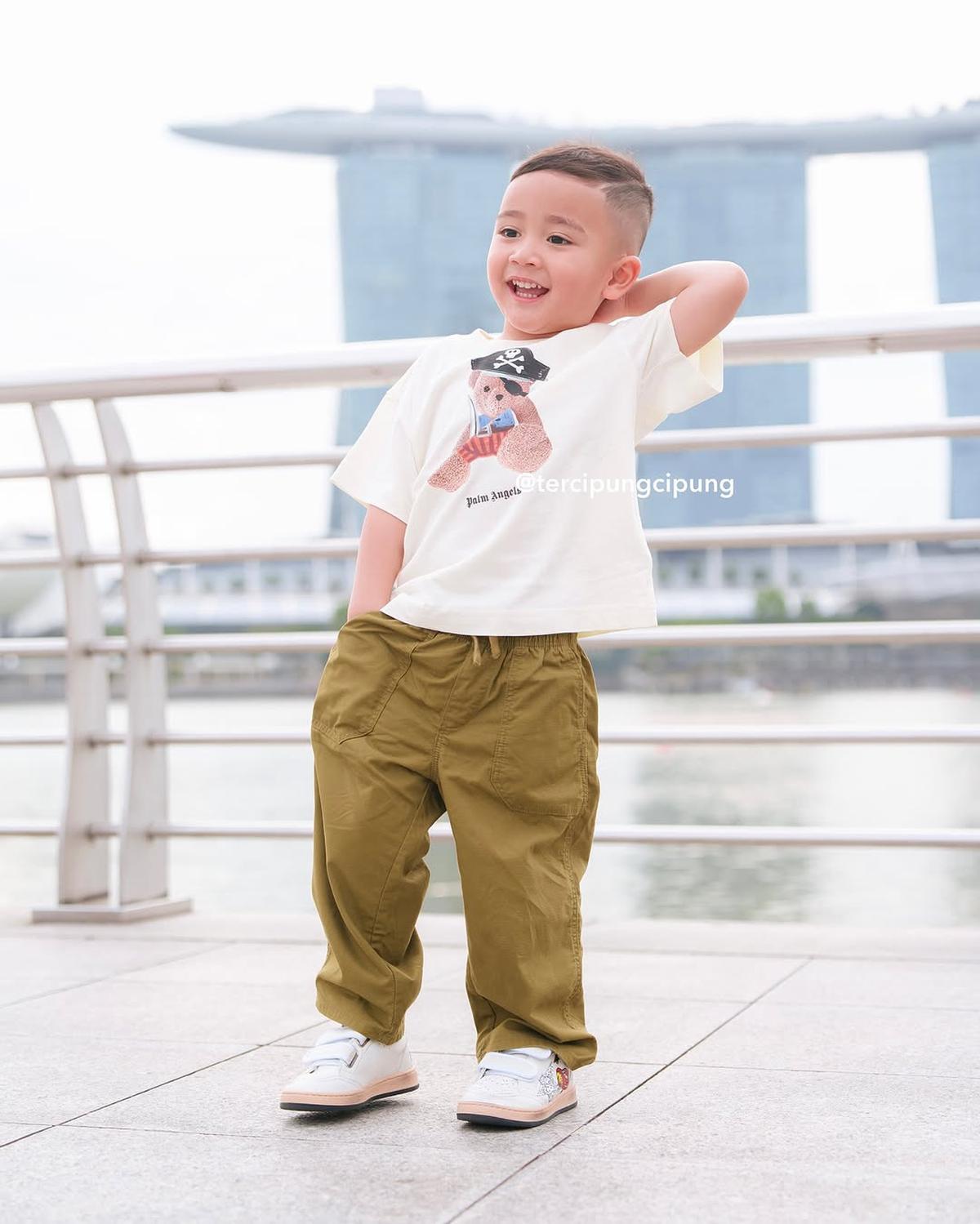 5 Potret Terbaru Rayyanza dengan Gaya Anak Skena, Senggol Dong!