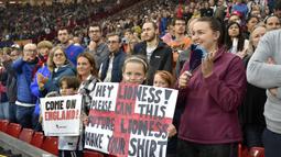 Antusiasme masyarakat Inggris langsung terasa saat pembukaan turnamen yang digelar di Stadion Old Trafford, markas Manchester United, 6 Juli 2022 waktu setempat. (AP/Rui Vieira)