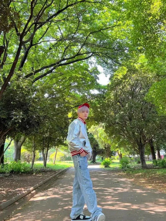 8 Potret Gaya Hypebeast Taeyong, Personel NCT Paling Modis yang Berulang Tahun Hari Ini