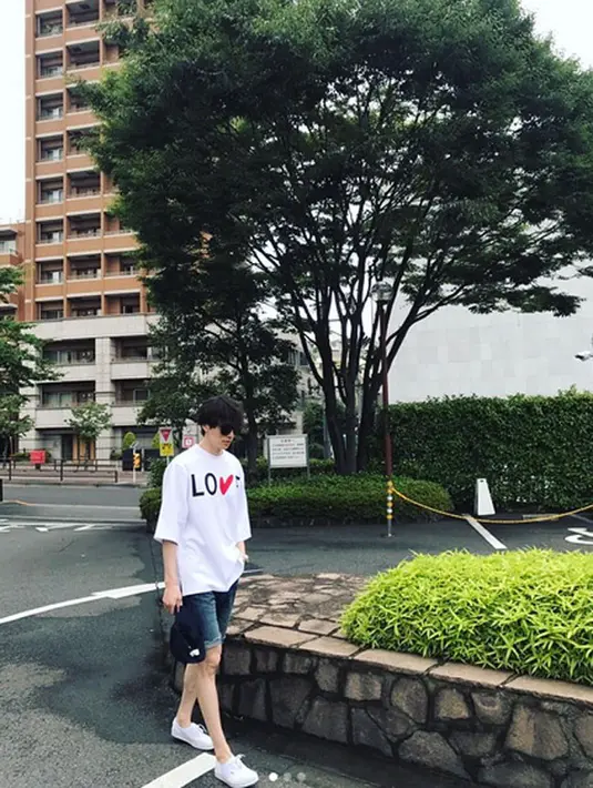 Ia mengatakan, saat menjadi bintang Goblin dirinya mendapat banyak dukungan dan perhatian. Namun setelah itu berakhir, semuanya pun hilang dan ia kembali memikirkan nasibnya di kemudian hari. (Instagram/leedongwook_official)