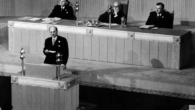 PM Inggris Clement Attlee berbicara di Sidang Umum PBB yang pertama di London pada 1946.