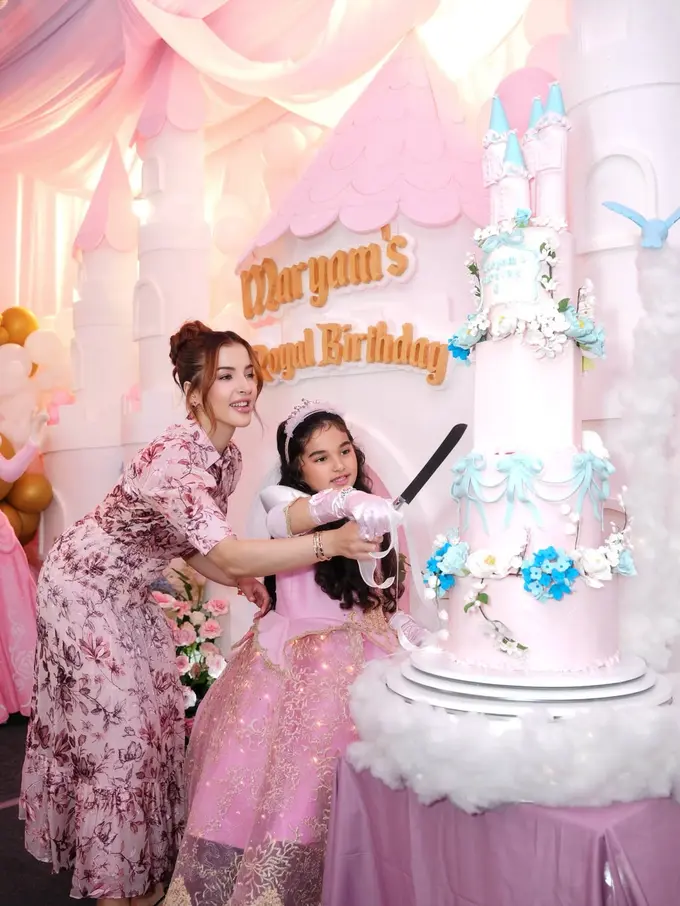 Bak Putri Disney Sungguhan, Gaya Glamor Ayang, Putri Tasya Farasya saat Rayakan Ulang Tahun ke-6 Curi Perhatian