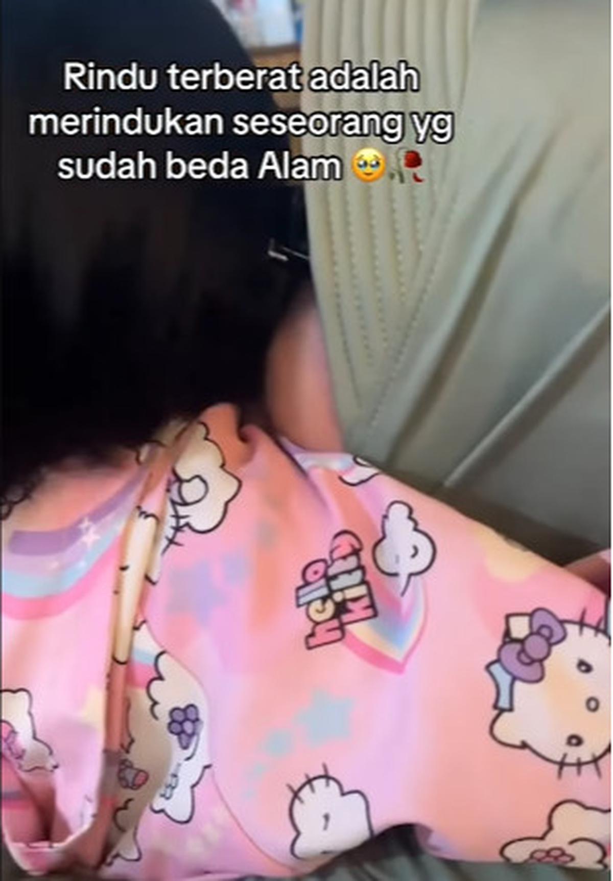 MOmen Haru Ibu Menangis Lihat Anak Kecil Mirip Putrinya