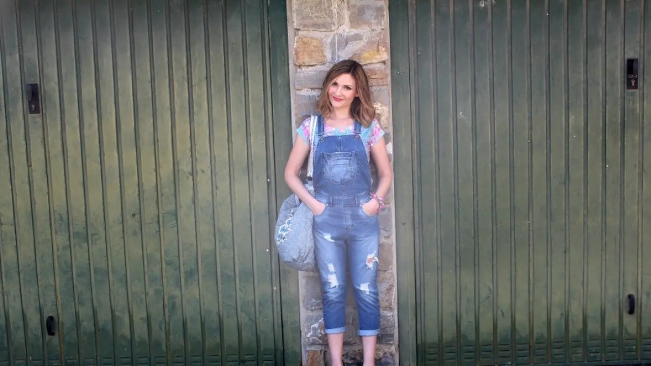 10 Outfit yang Dijamin Hits Abis dengan Overall Denim