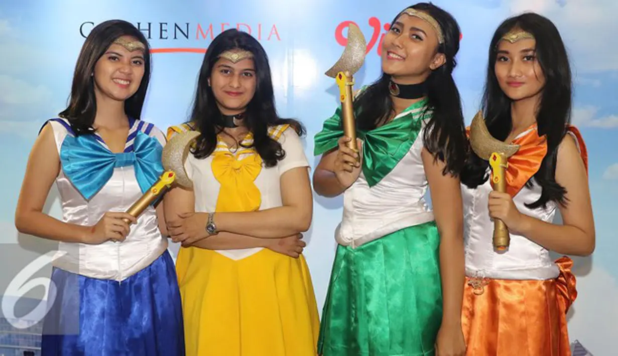 Cosplay Sailor Moon berpose di acara  Indonesia Comic Con 2016 di Jakarta, Sabtu (1/10). Indonesia Comic Con 2016 bertema "We Are Pop Culture" ini digelar di Hall A dan B, JCC Senayan. (Liputan6.com/Herman Zakharia)