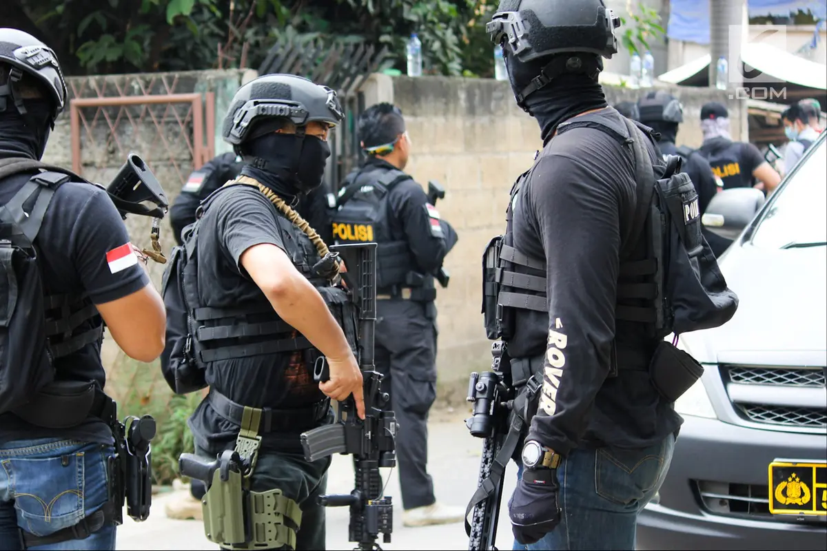 Aksi Densus 88 saat Gerebek Rumah Terduga Teroris di Tangerang