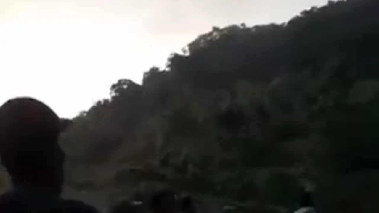 Isu Gunung Bergerak
