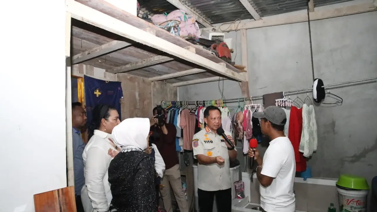 Menteri Dalam Negeri (Mendagri) Muhammad Tito Karnavian saat meninjau Perumahan Grand Royal Regency II di Jayapura, Papua. (Istimewa)