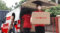 Acara &ldquo;A Day with CEO&rdquo;, menghadirkan Denny Sumargo sebagai Chief Eksentrik Officer (CEO) mengunjungi online seller lokal di Bali yang telah menjadi pelanggan setia Lion Parcel. (Dok Lion Parcel)