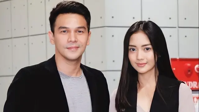 Ririn Dwi Ariyanti dan Jonathan Frizzy