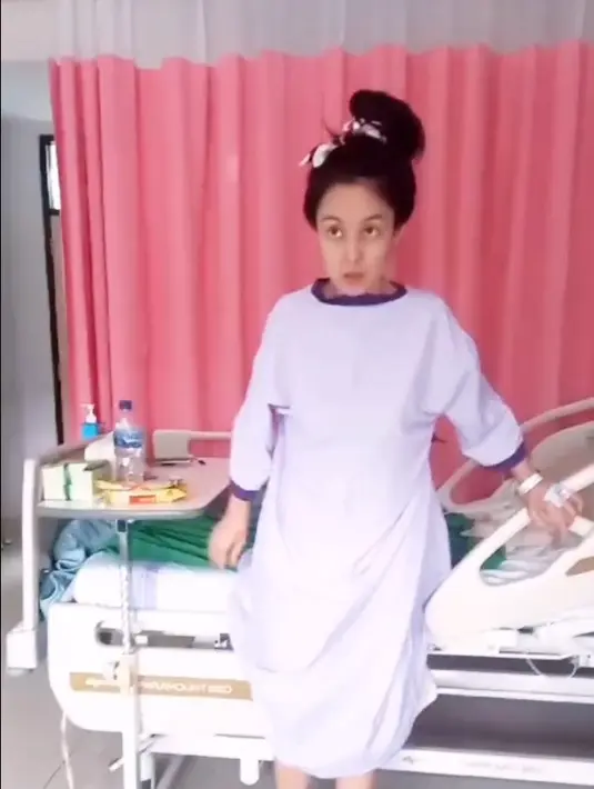 “Tadi saya tanya sama dokter saya, oke ini (tumor) gue sudah diangkat. Terus next step-nya bagaimana nih? Harus dijaga pola hidup sehat. Tapi tidak menutup kemungkinan, masih ada 2 persen nih bisa muncul lagi,” kata Putri Patricia dilansir dari Liputan 6 yang mengutip YouTube Intens Investigasi, Rabu (6/12/2023).  [Instagram/putripatricia888]