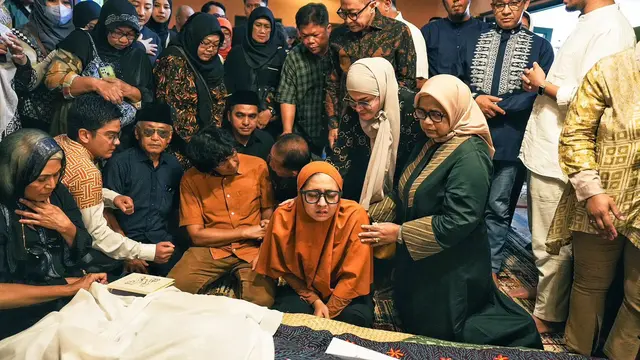 Anies Baswedan Melayat Marissa Haque