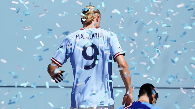 Foto: Disambut Gegap Gempita Publik Etihad, Manchester City Perkenalkan Pemain Barunya Termasuk Erling Haaland