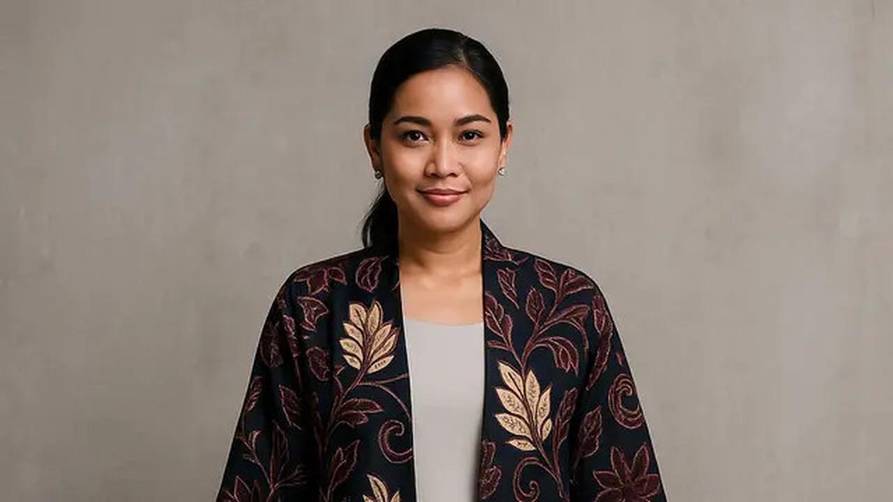 12 Model Outer Batik Panjang dengan Dress Polos untuk Kondangan Outdoor 2025, Elegan dan Nyaman Dipakai