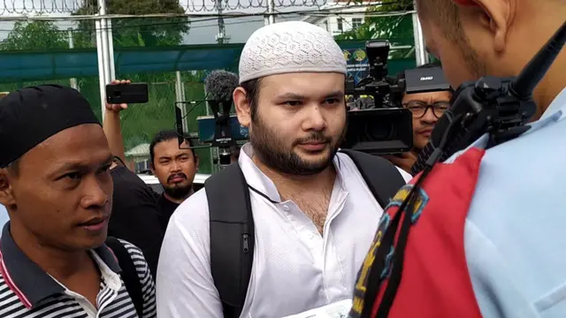 6 Momen Ridho Rhoma Bebas dari Penjara, Dijemput Sang Ayah