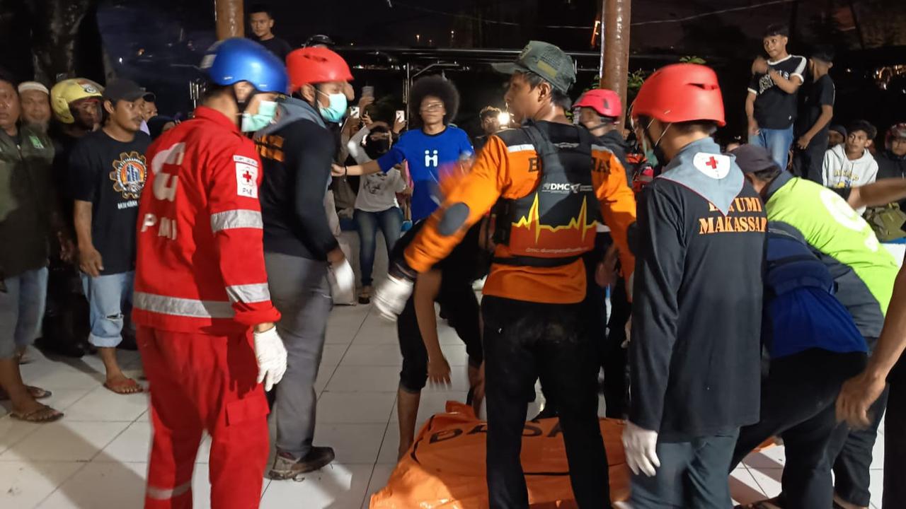 Tubuh Terlempar Usai Motor Menabrak Trotoar Jembatan, Mahasiswa UNM Tewas Tenggelam di Sungai Jeneberang