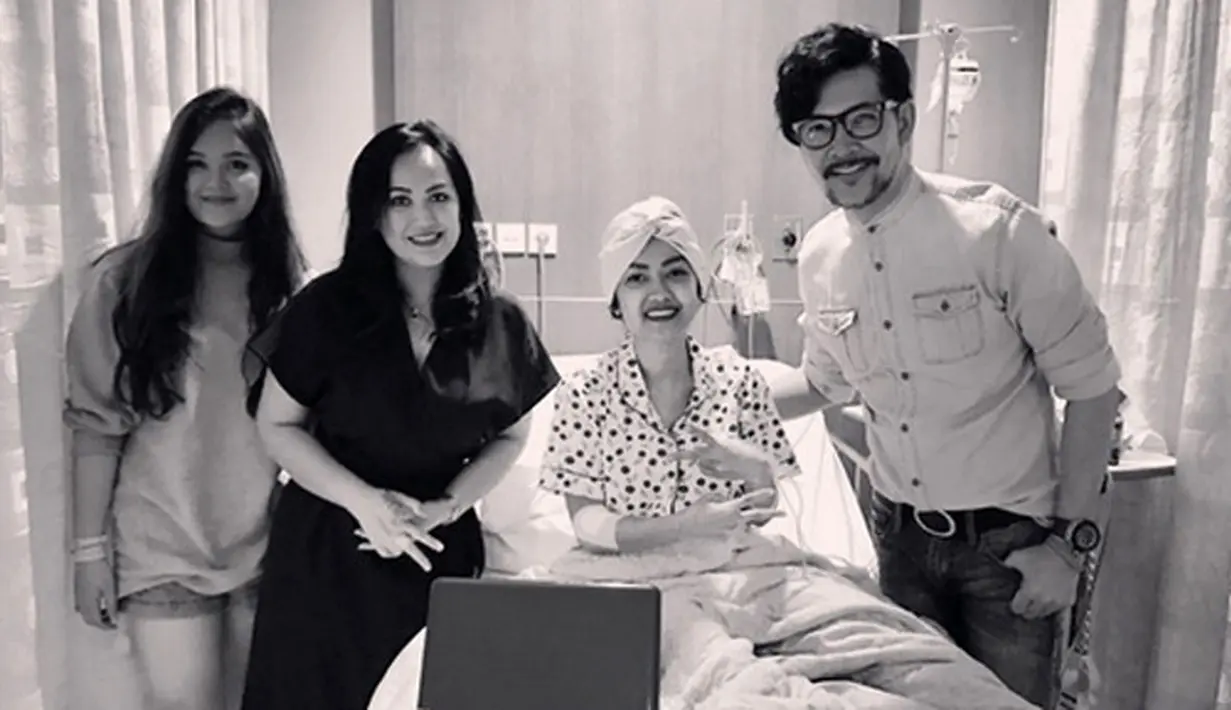 Melihat kondisi Jupe yang tidak setabil, beberapa rekan selebriti berniat mengadakan penggalangan dana demi kesembuhannya. Menurut Depe, dari hasil sumbangan itu, nantinya akan diserahkan ke Jupe seluruhnya. (Instagram/juliaperrezz)