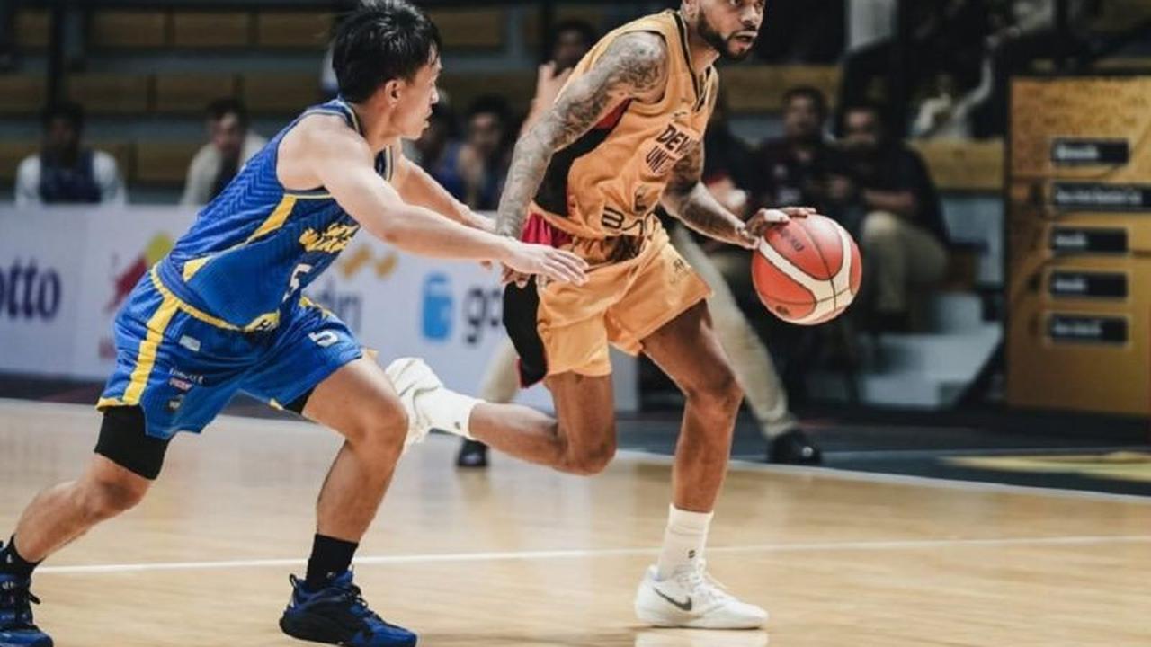 Dewa United Raih Kemenangan Perdana IBL 2026, Tundukkan Satya Wacana 84-74