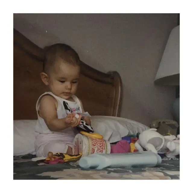 Menggemaskan, Ini 6 Potret Masa Kecil Dahlia Poland yang Kini Bakal Punya Anak Ketiga